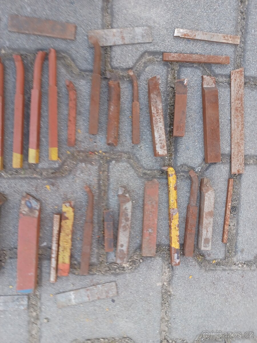 Prodám díly a nože na soustruh. - 13