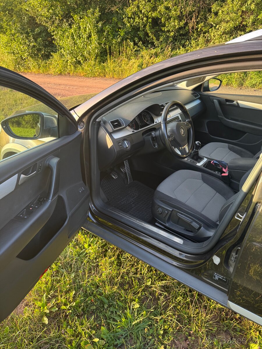 VW Passat Alltrack 2.0 TDI 4Motion - 13