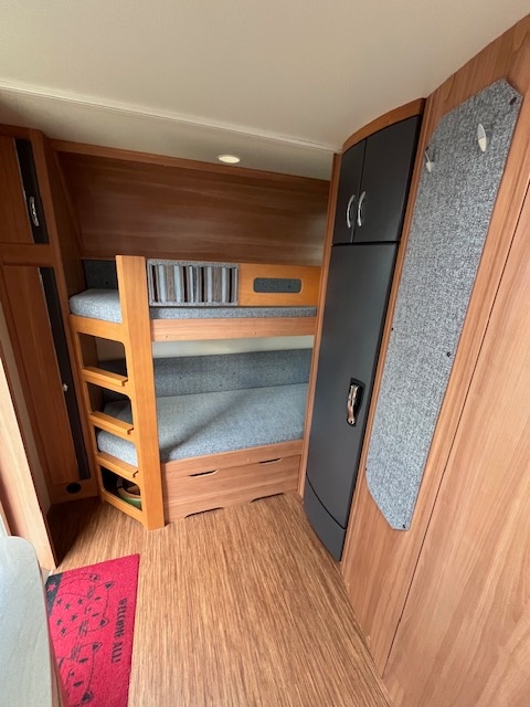 Prodám Karavan Hobby De Luxe 420 KB - 13