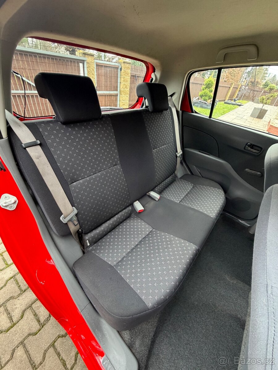 Daihatsu CUORE 1,0 i - 5 dveří - 13