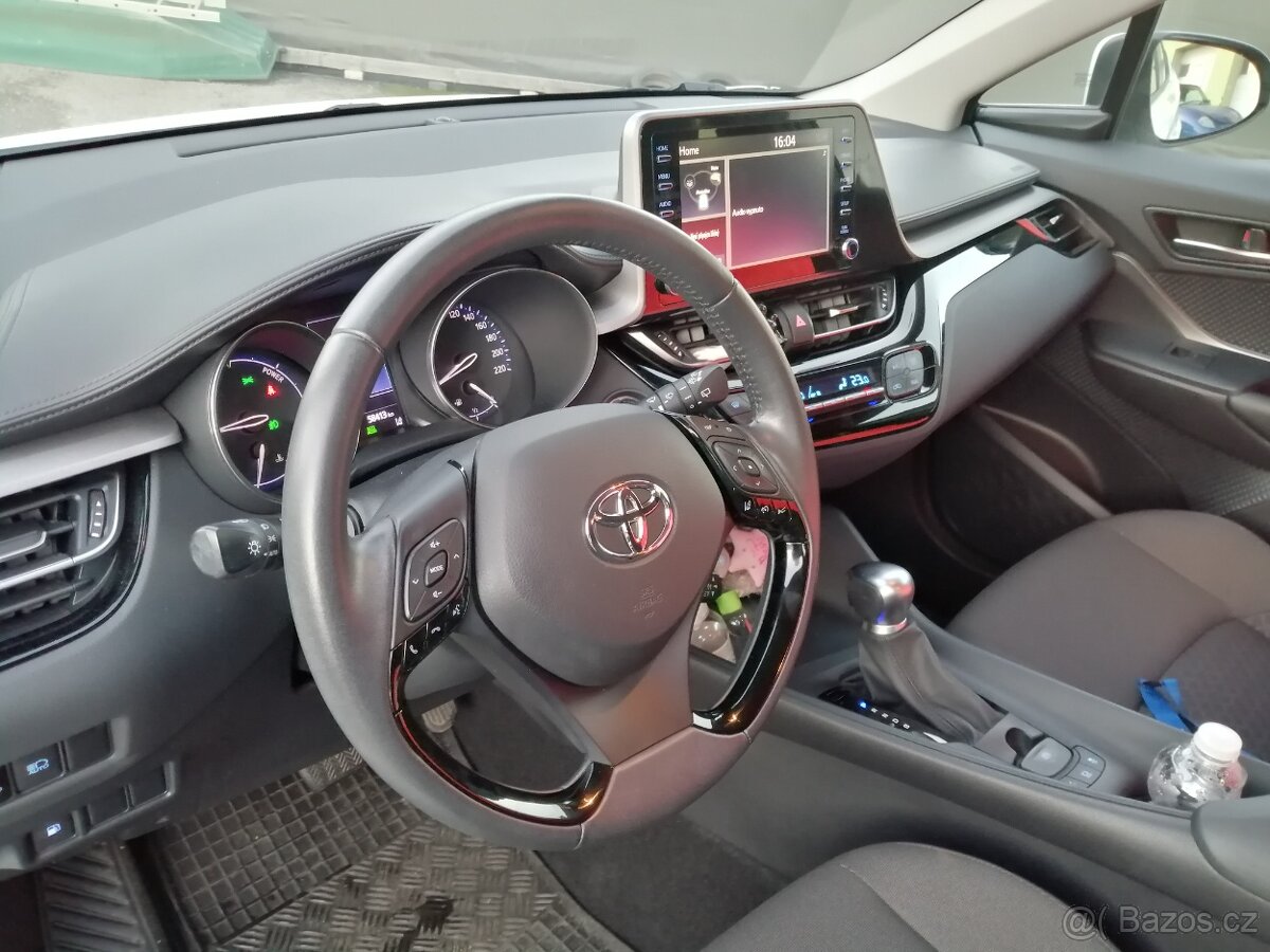 Toyota C HR-1,8 benzín Hybrid - 13