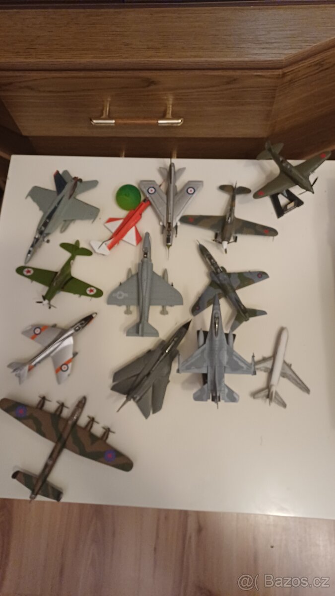 modely kamiony a autíčka 1/87 a 1/24-kov - 13