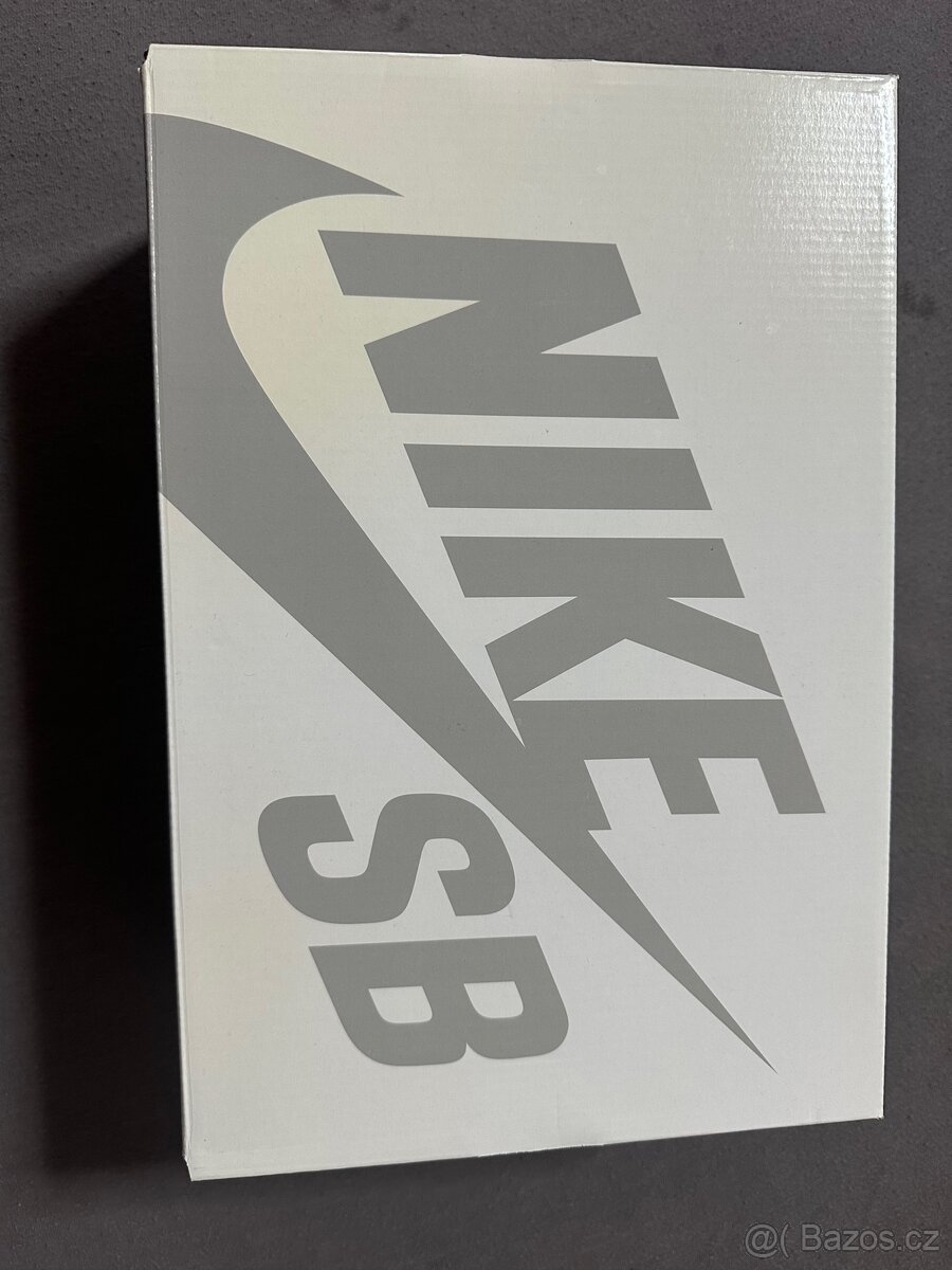 Nike SB Dunk Low TIGHTBOOTH - 13