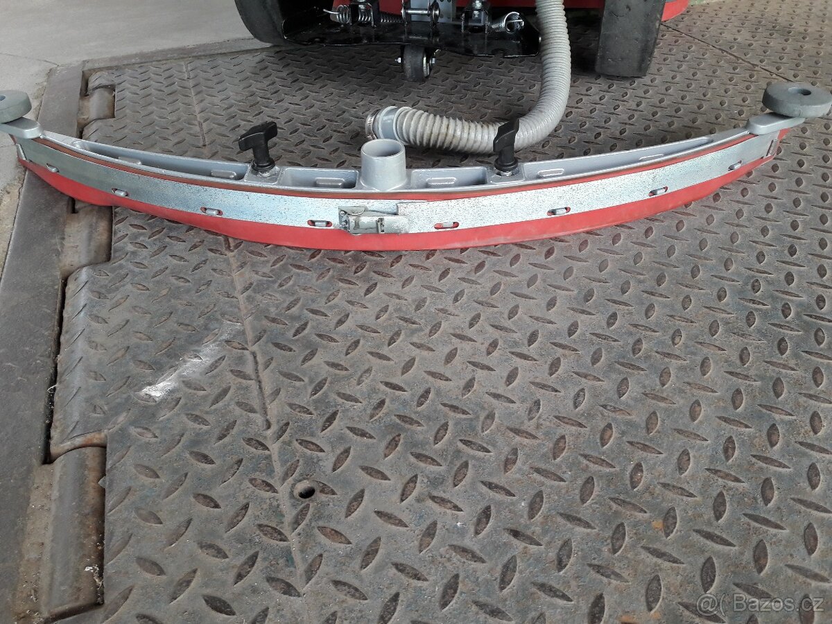 Podlahový mycí stroj Nilfisk BR 850 S se sedící obsluhou - 13