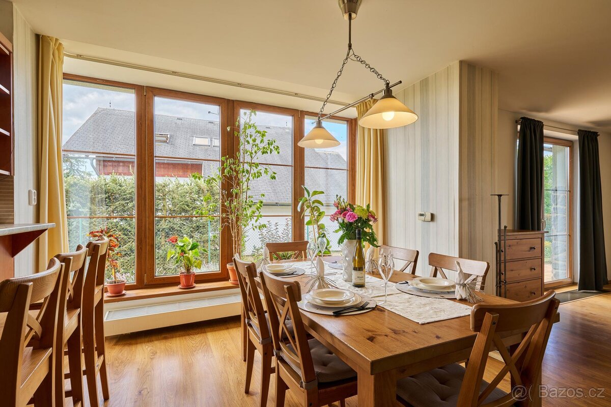 Prodej rodinného domu dispozice 5+kk ve Vlčicích - 13