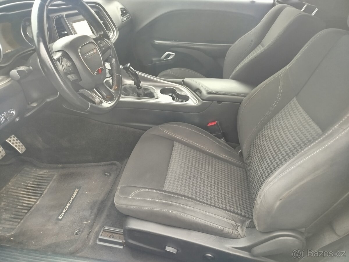 Dodge Challenger 5.7 hemi - 13