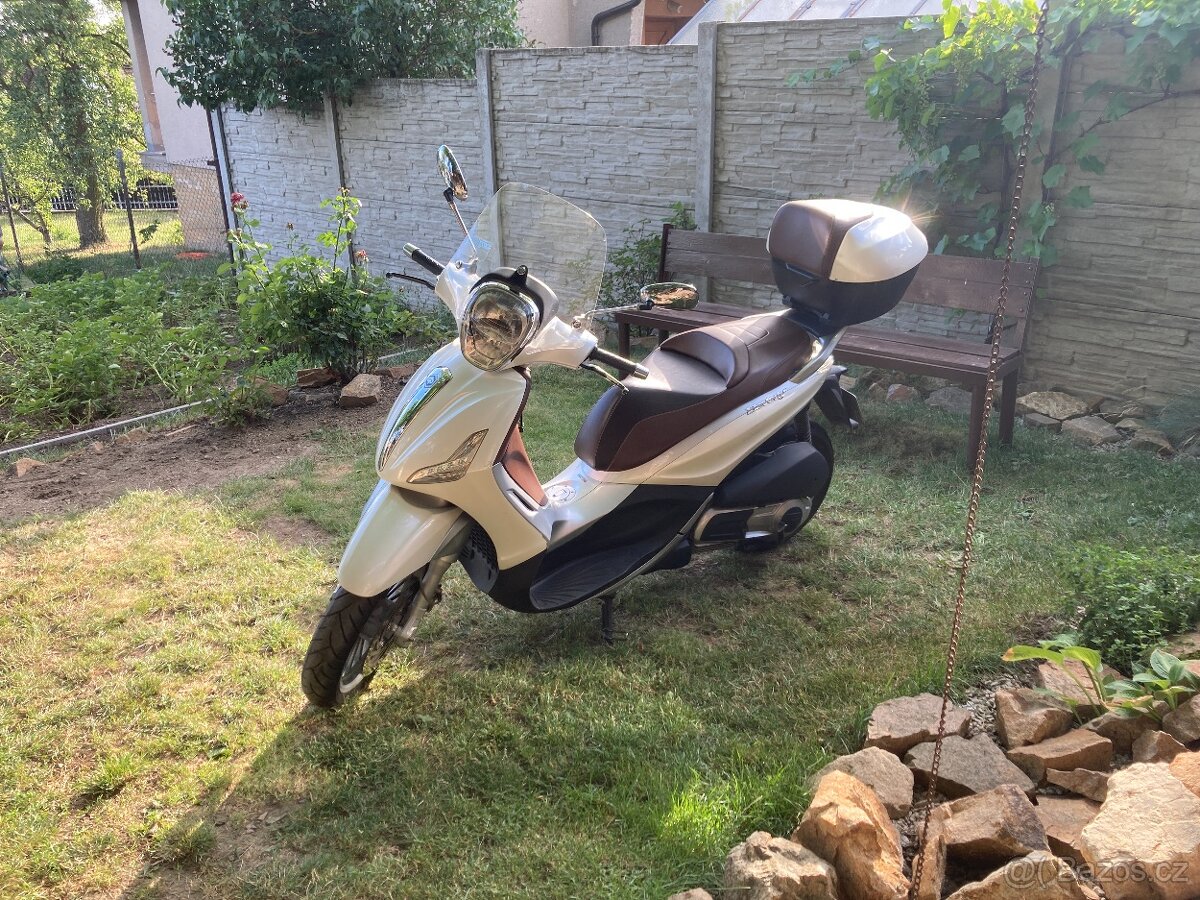 Piaggio Beverly 300 30000 Kč - 13
