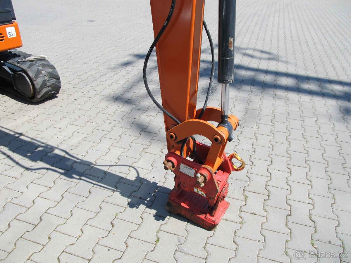 Hitachi ZAXIS 26U - 13