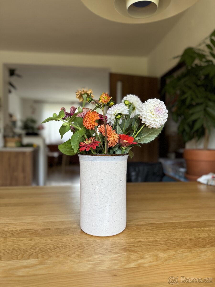 Krasna keramicka vaza - 13