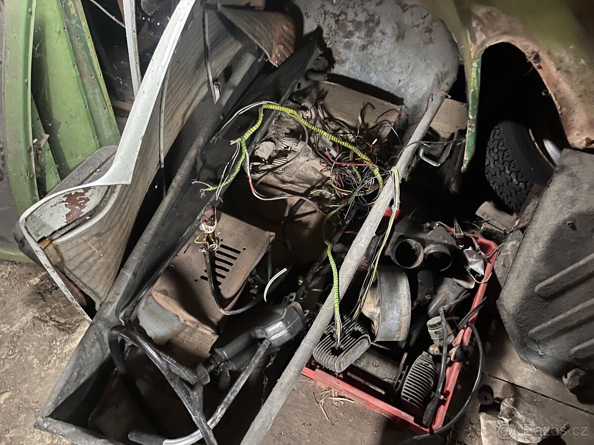 2x Trabant + Díly - 13