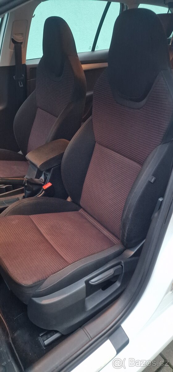 Škoda Octavia 1.4 TSI kombi, automat 7DSG, 12/2014, původ ČR - 13