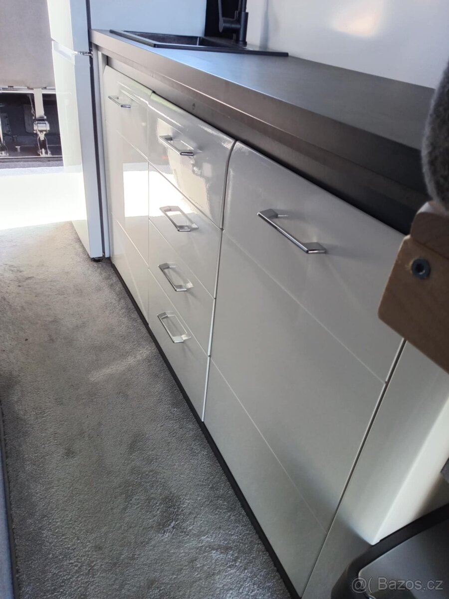Obytný automobil IVECO Daily - 13