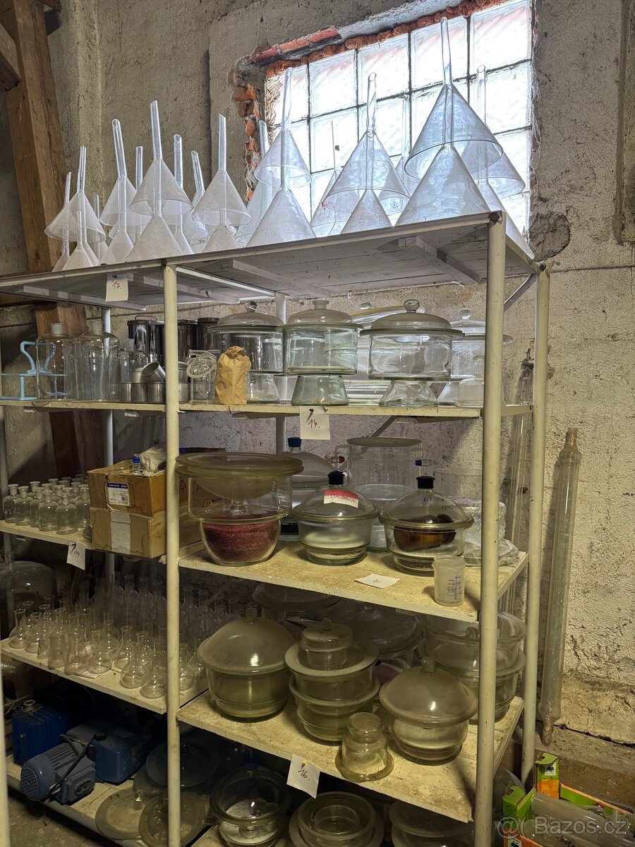 Laboratorní sklo - 13