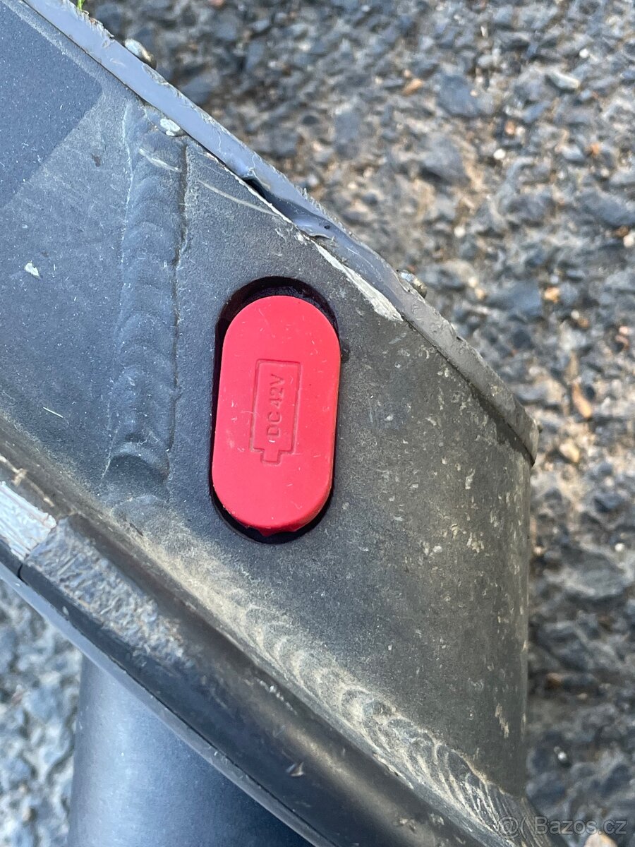 Xiaomi Mi Electric Scooter Essential - 13