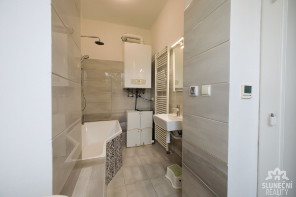 Pronájem bytu 2+1, 70 m² v zrekonstruovaném RD, Brno - Židen - 13