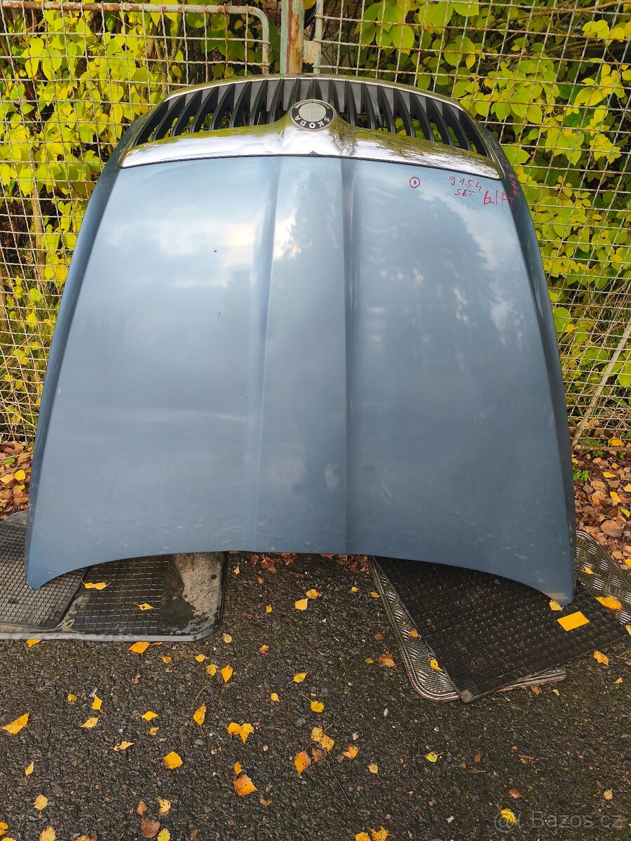 Skoda Octavia 2 facelift - přední kapota - 13