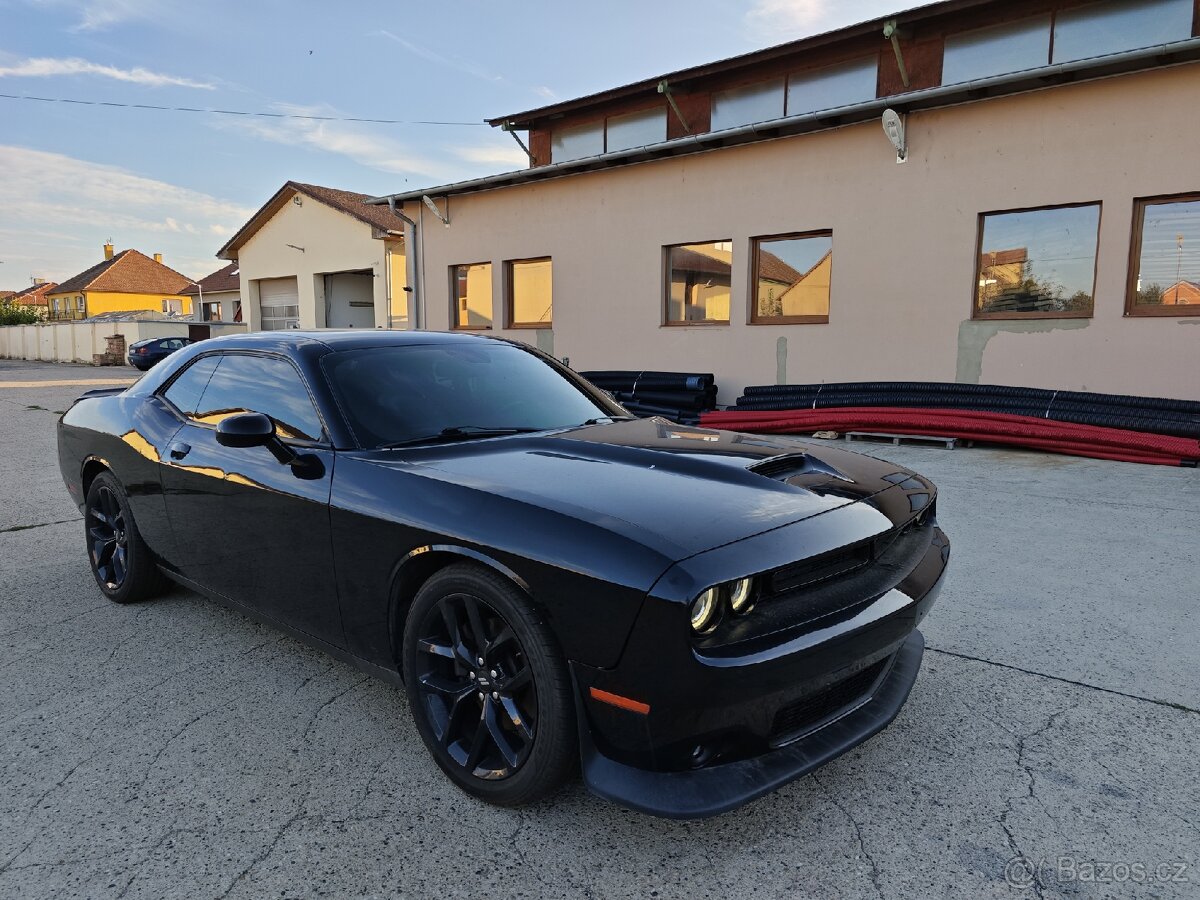 Dodge Challenger GT - 13
