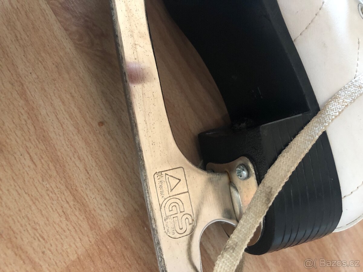 klasicke bile brusle divci 34 Jessica - 13