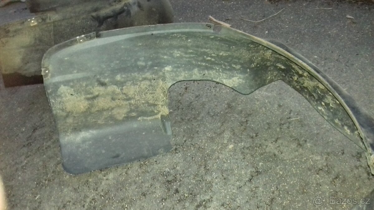 Audi A3 8L pravé levé přední plastové nadkolí podběh origo - 13