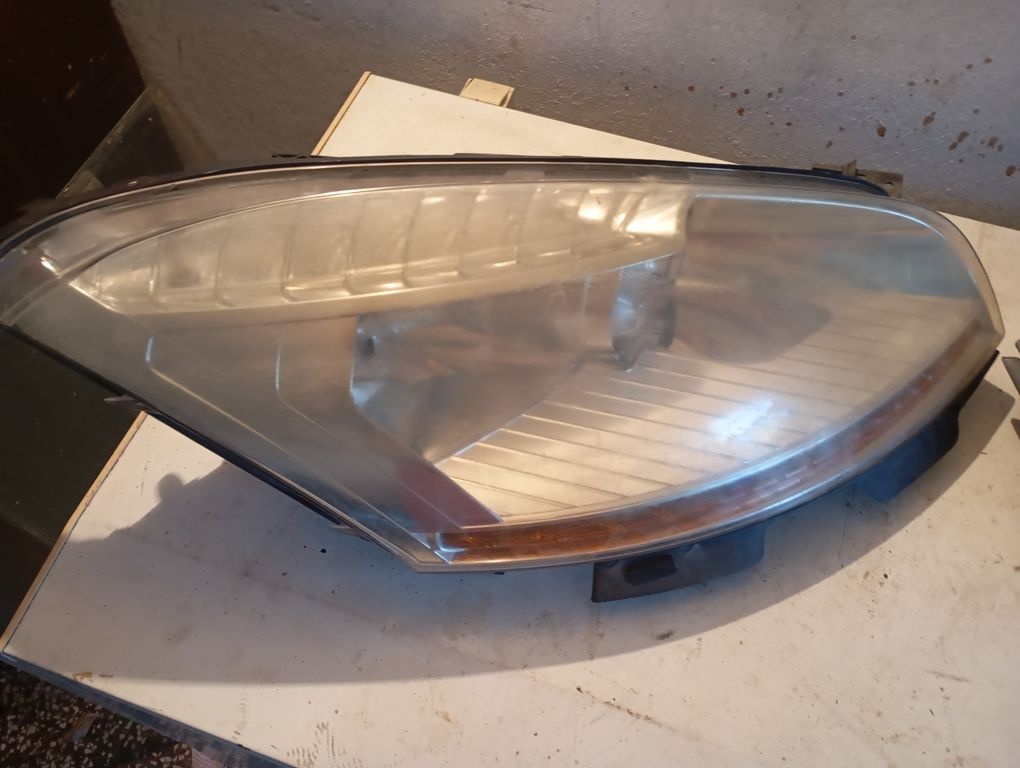 Citroen C4 Picasso 2007 díly - 13