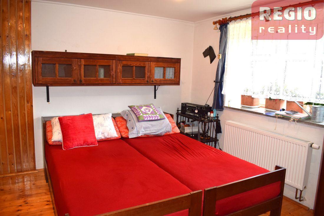 Prodej chalupy s číslem popisným ,na krásném místě v obc - 13