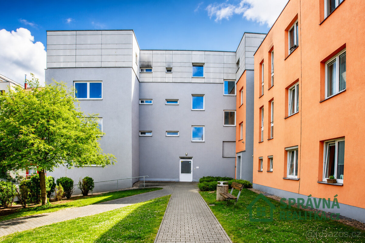 Pronájem bytu 4kk 90 m2 - 13