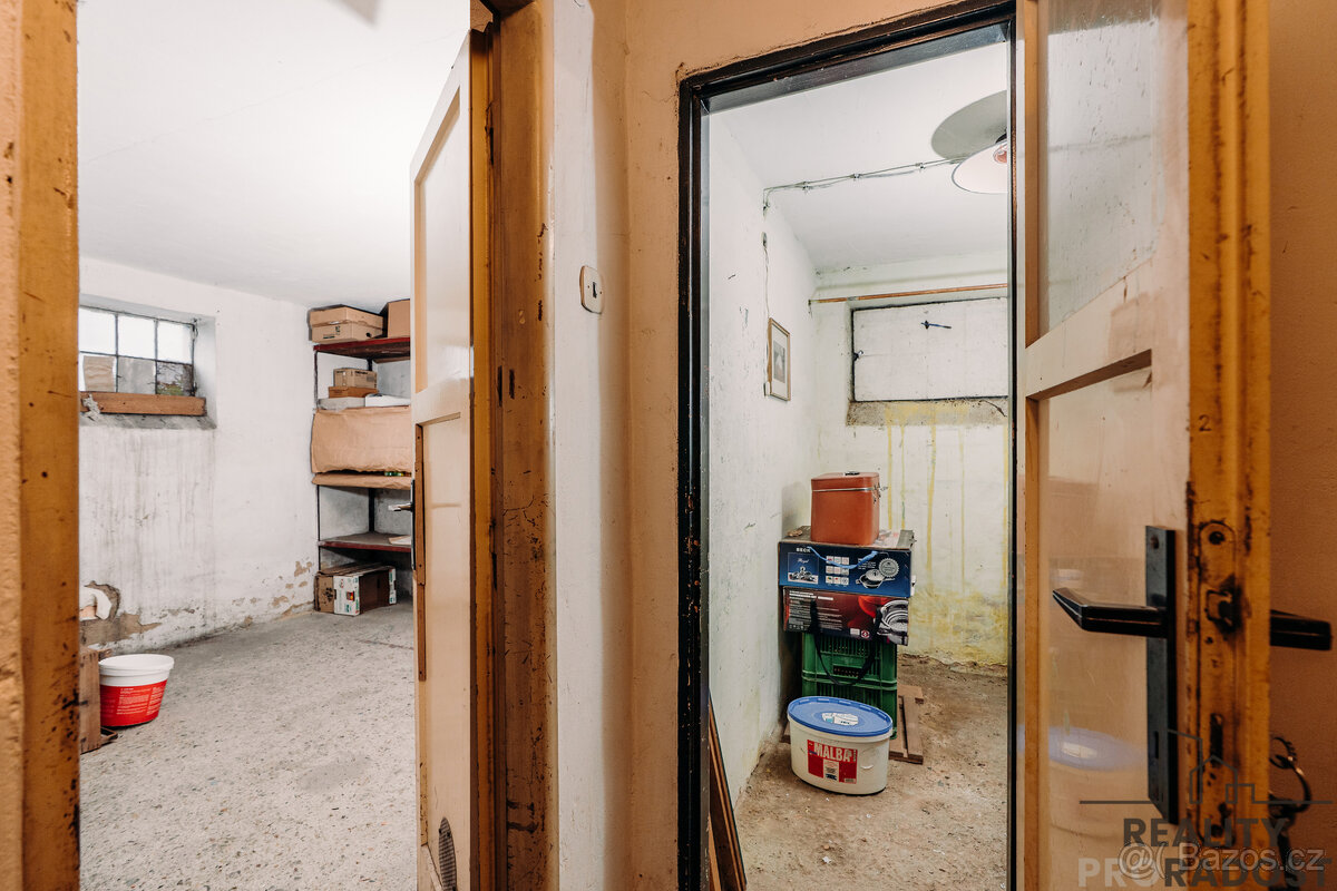 Prodej bytu 3+1 71m² se zahrádkou a dvougaráží – Nádražní - 13