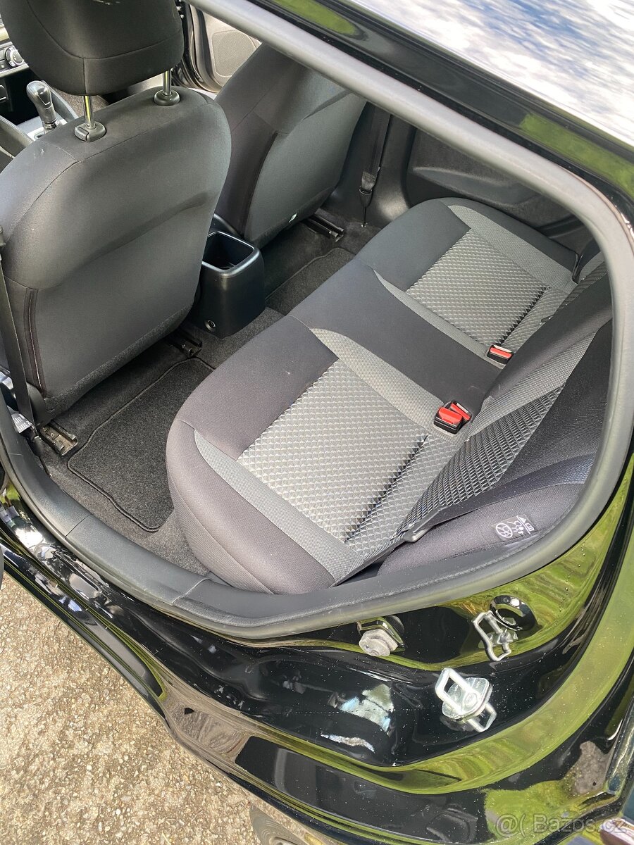 Nissan Micra 1.0 - 13