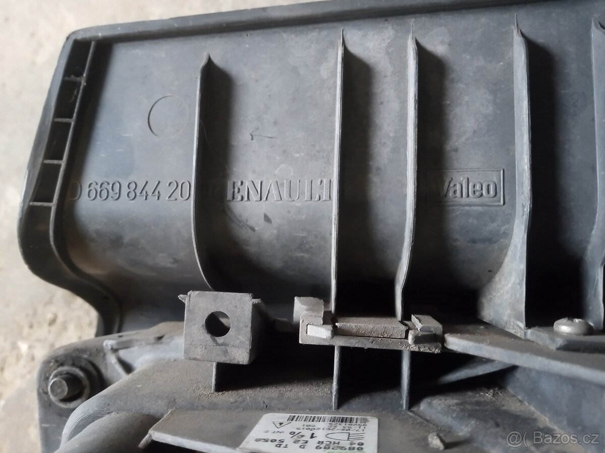 Světlomet Renault Midlum - 13