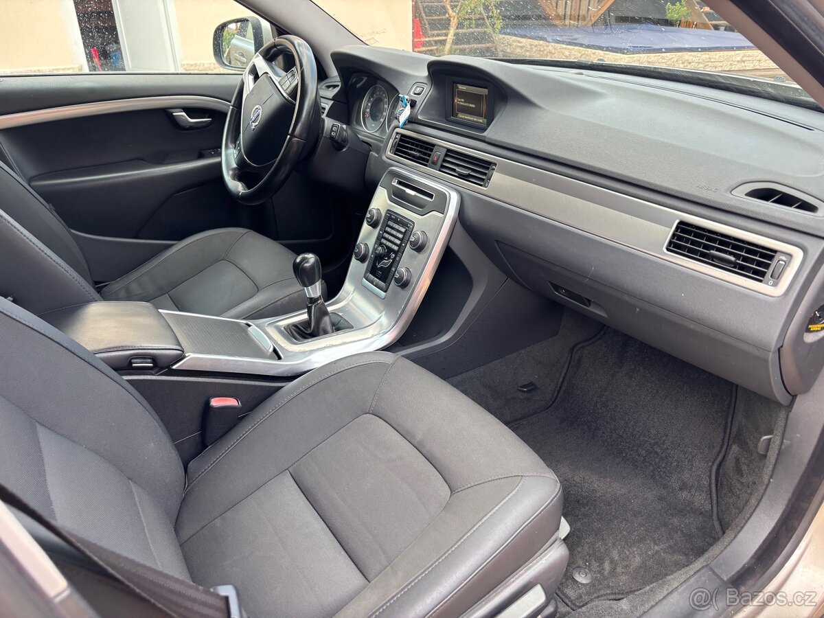 Volvo V70 D3 Momentum, 2013 - 13