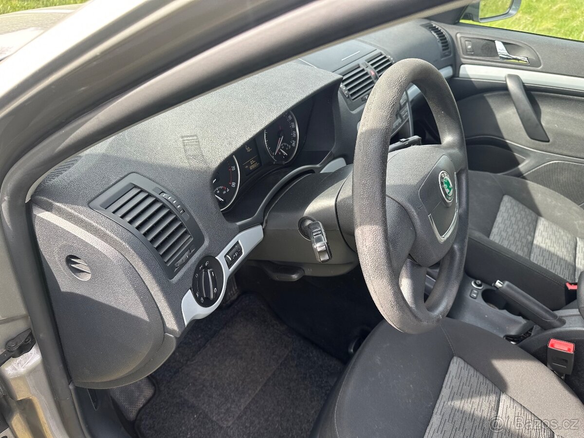 ŠKODA OCTAVIA 1.6MPI-SERVISKA-TAŽNE ZAŘIZENI - 13