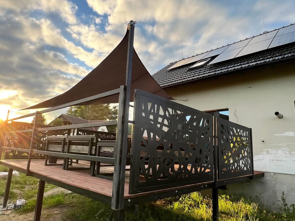 Zakázková kovovýroba–schodiště, brány, ploty sklepní kóje - 13