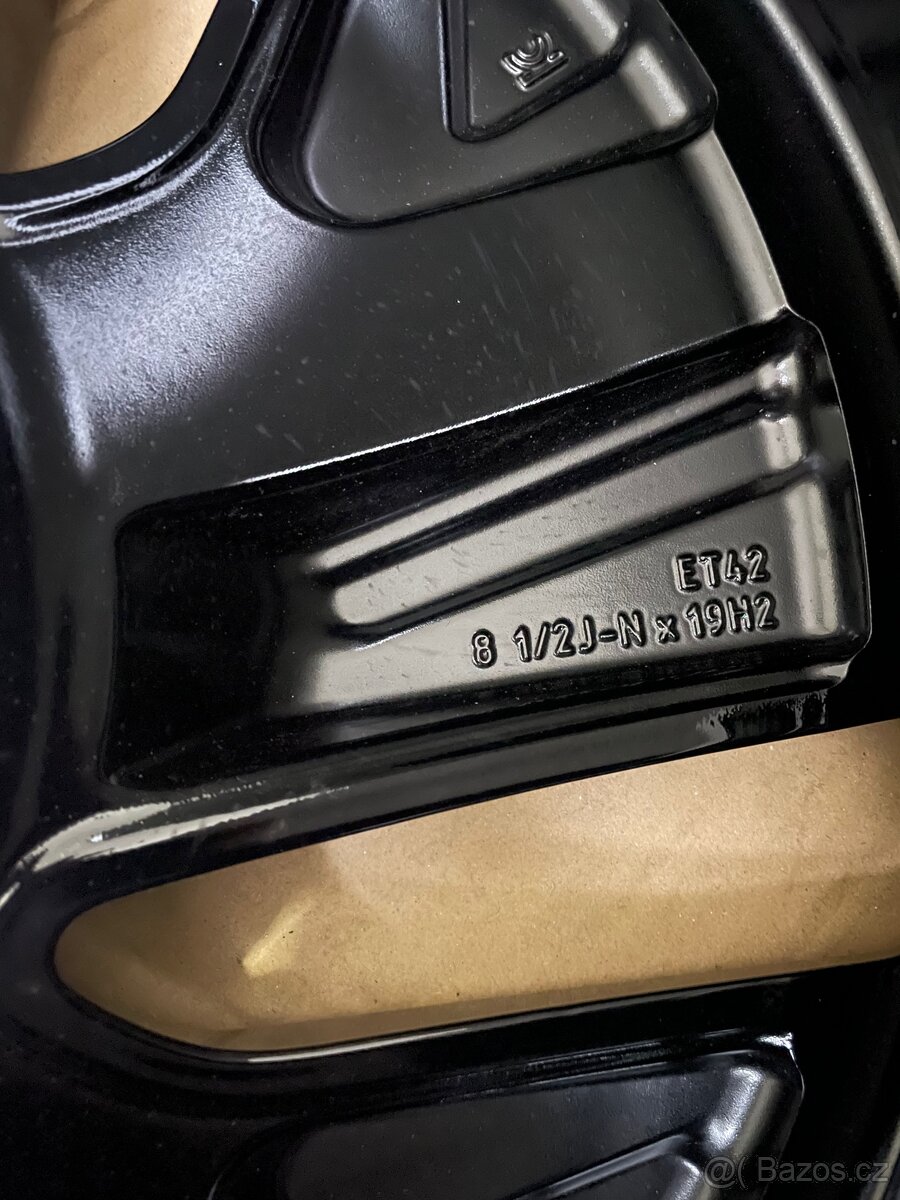 Original zimní alu vw ID7 Hudson r19 Continental 98% - 13