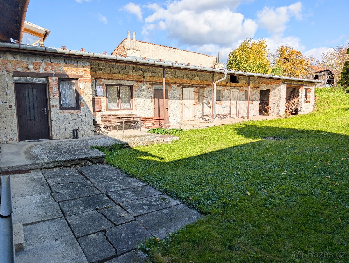 Prodej rodinného domu s pozemkem 1071 m², Lechotice - 13