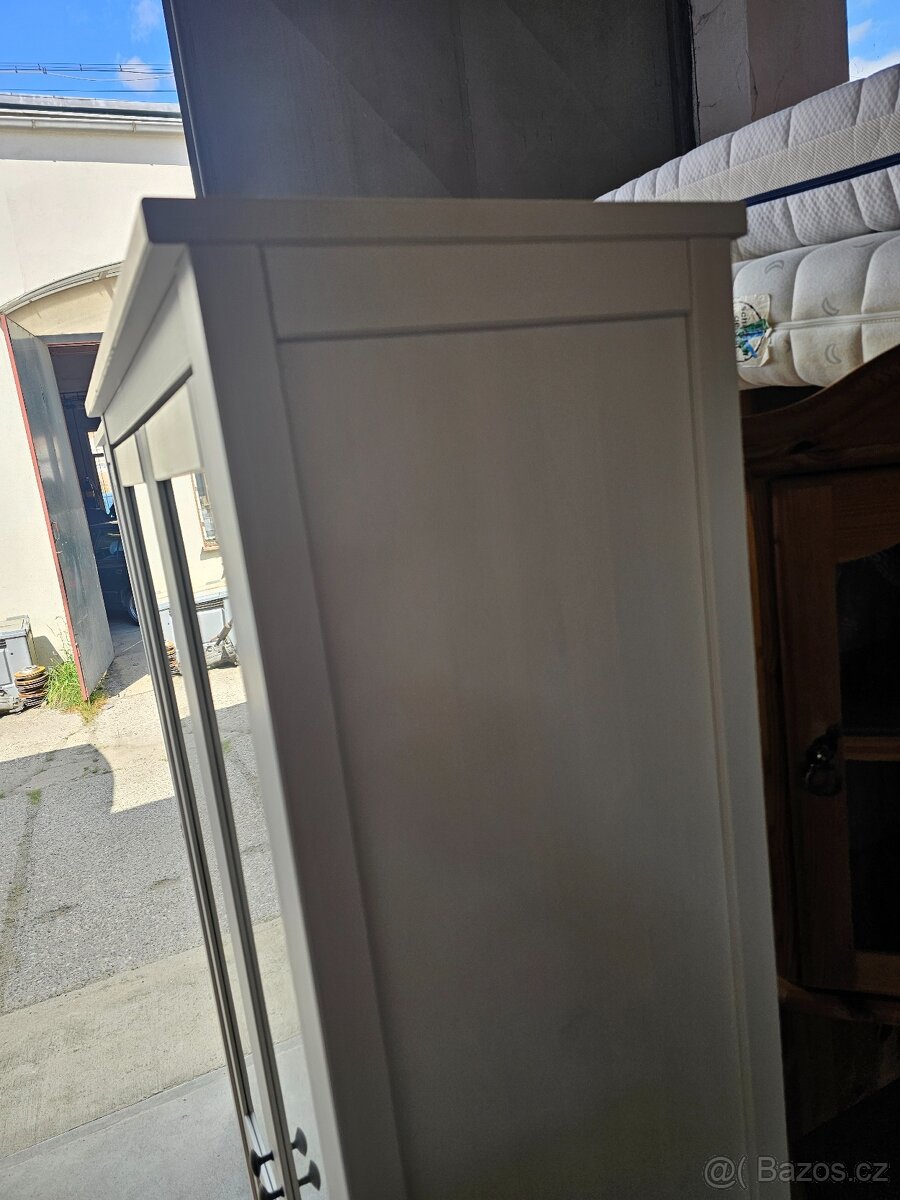 VITRÍNY IKEA HEMNES - 13