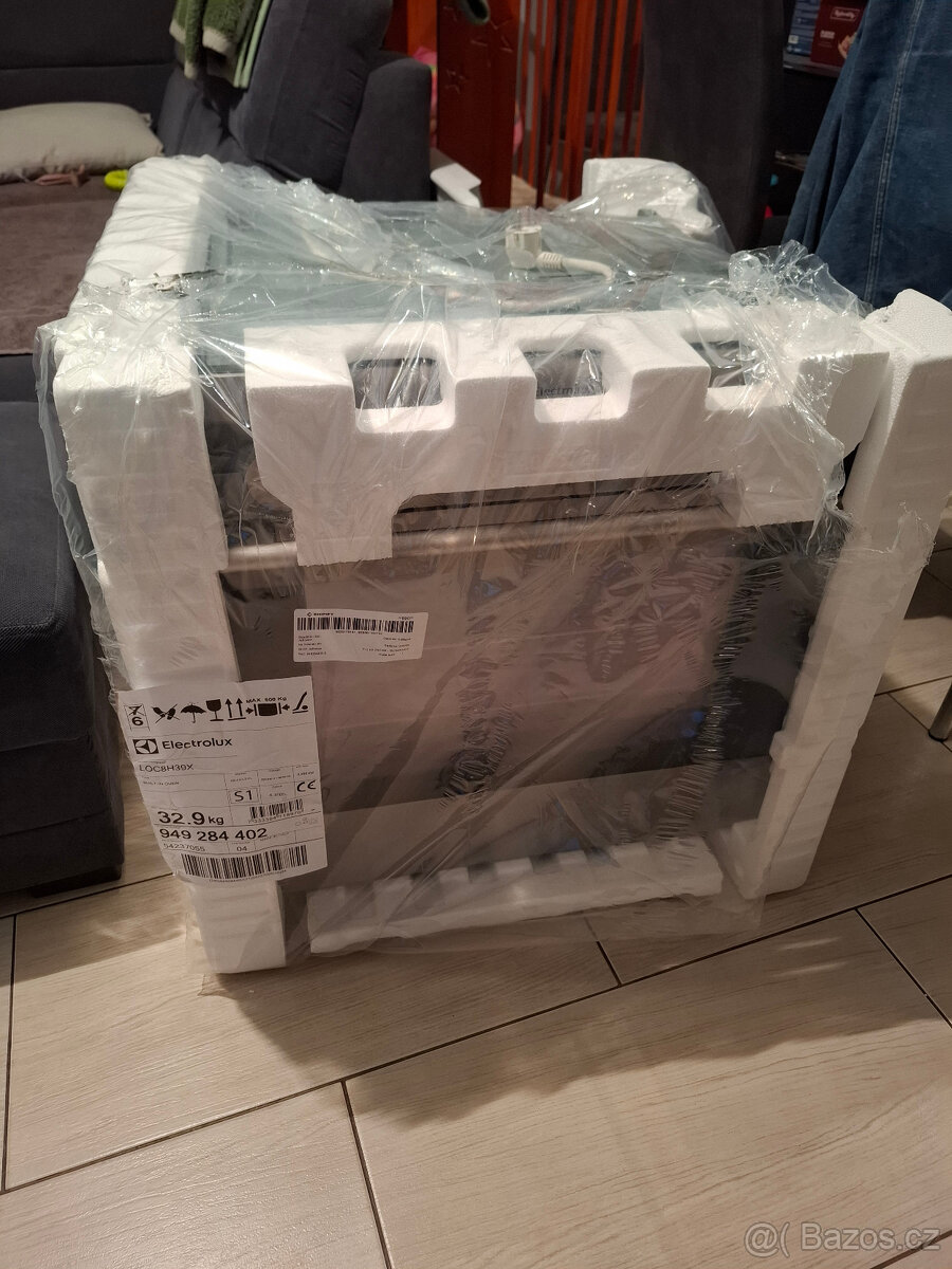 Vestavná parní trouba Electrolux - 13