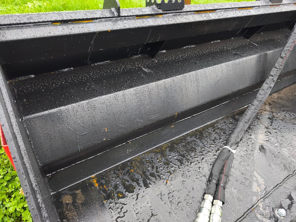 Hydra lopata s frézou na smykáč - 13