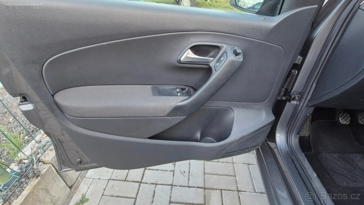 Volkswagen Polo, 1.2i SERVISKA - 13