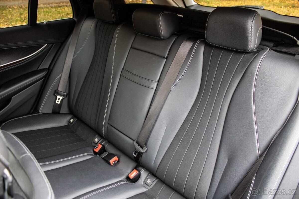 Mercedes E 400 4MATIC A/T - 13