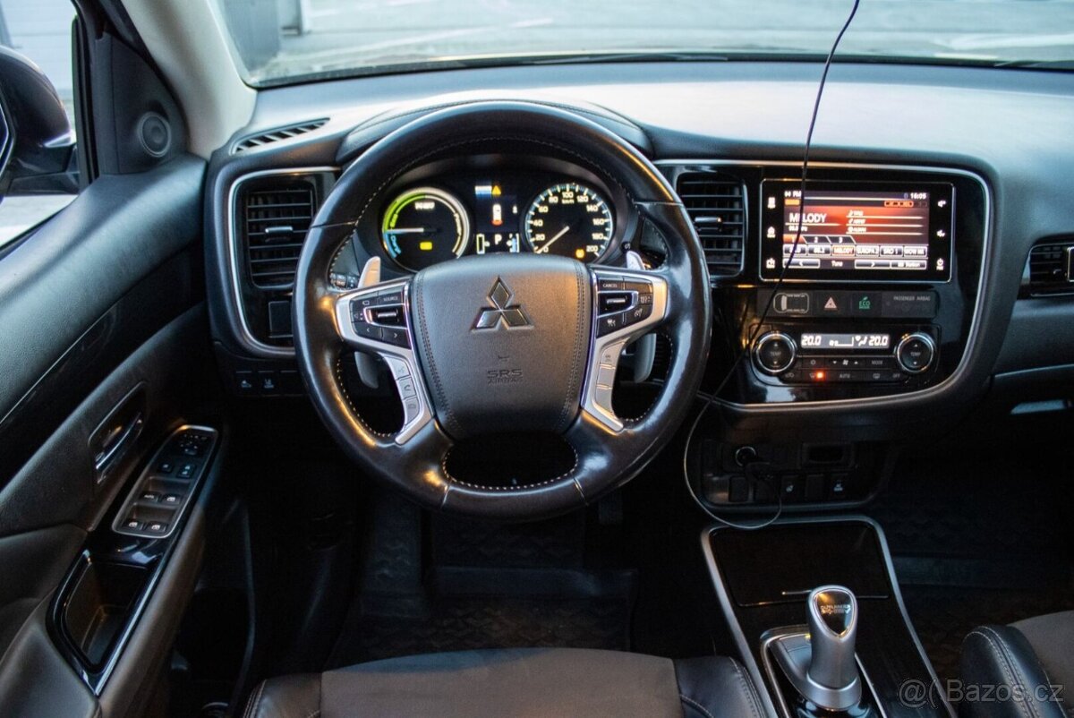 Mitsubishi Outlander 2.0i PHEV Hybrid - ODPOČET DPH - 13