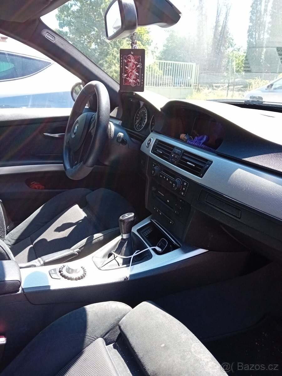 BMW E90 320SI 127KW - 13