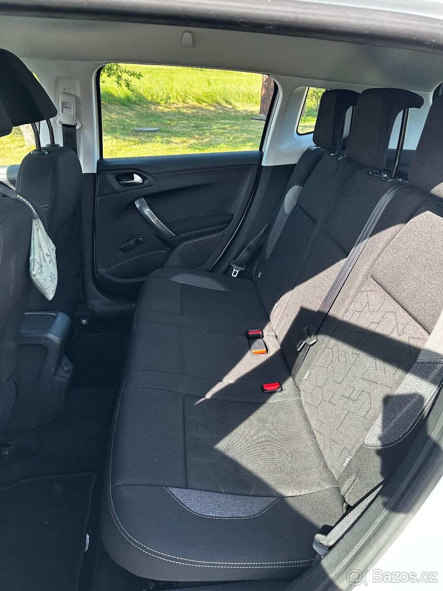 Peugeot 2008 - 13