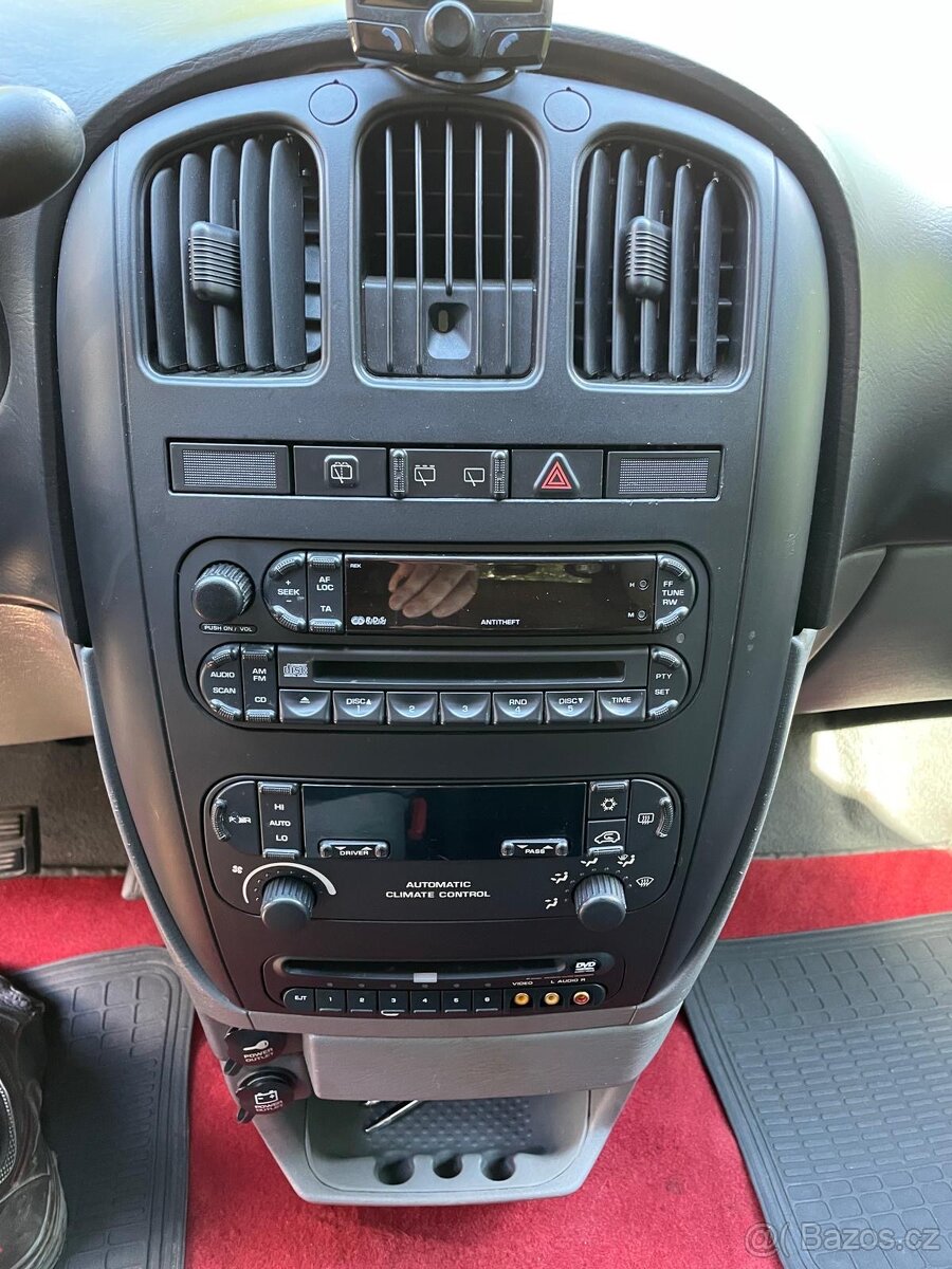 Prodám Chrysler Voyager - 13