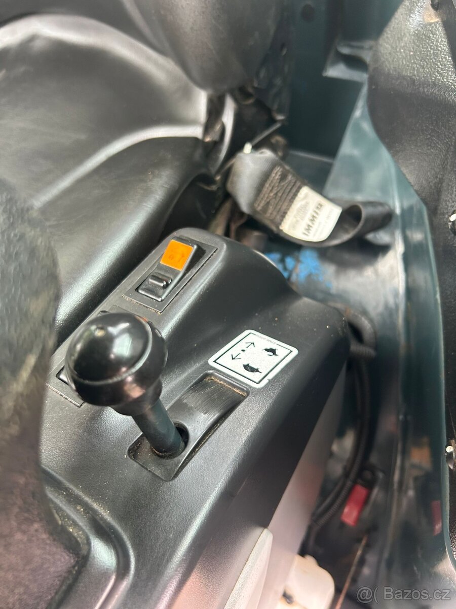 Hyundai 25-9Zak Minibagr 2.8T + 3x lžíce - 13