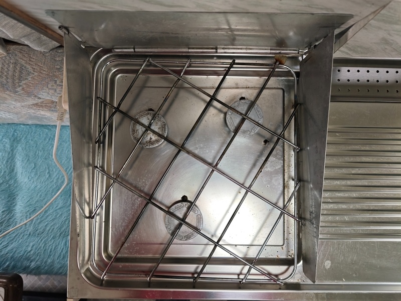 Cestovní karavan HOBBY 470 Classic pro 4 osoby - 13