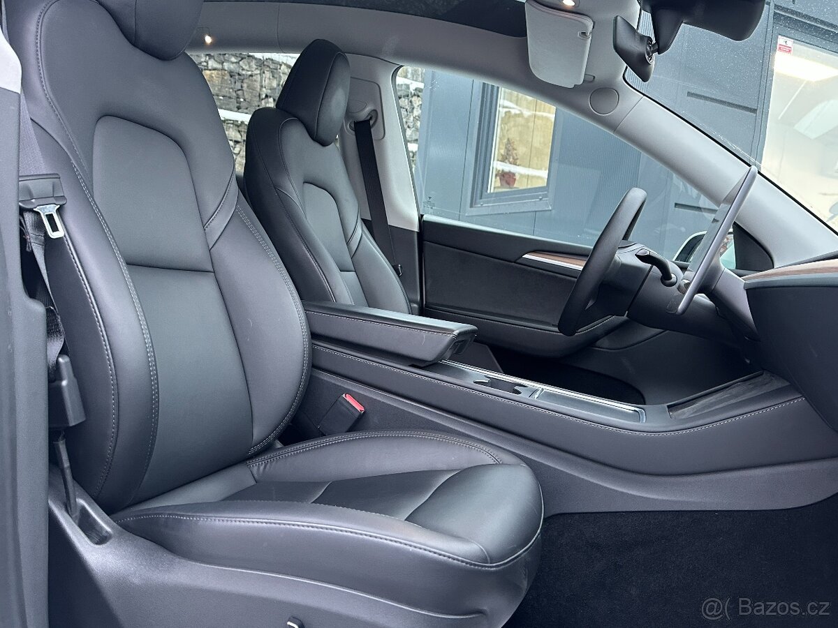 Tesla Model Y 2023 - 13