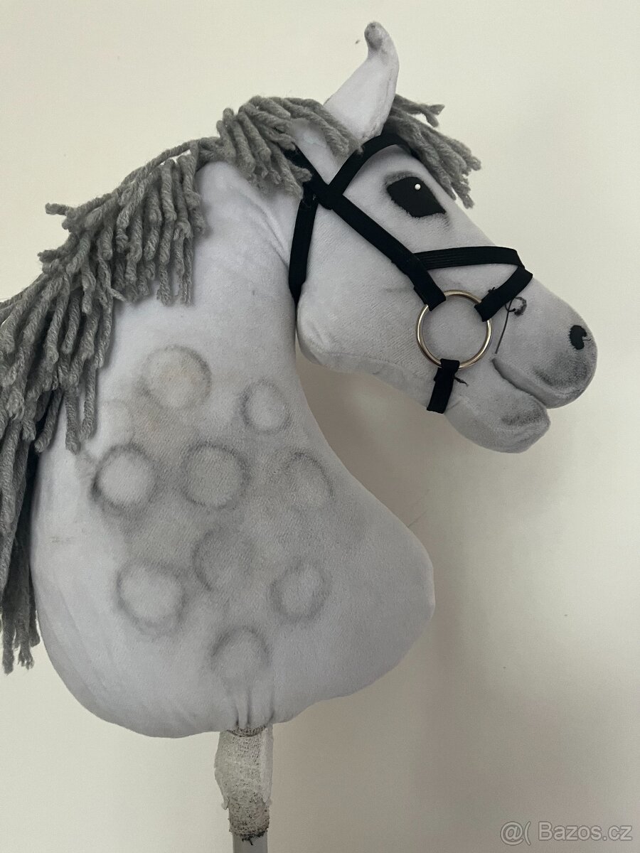 Prodám hobby horse s vybavením - 13