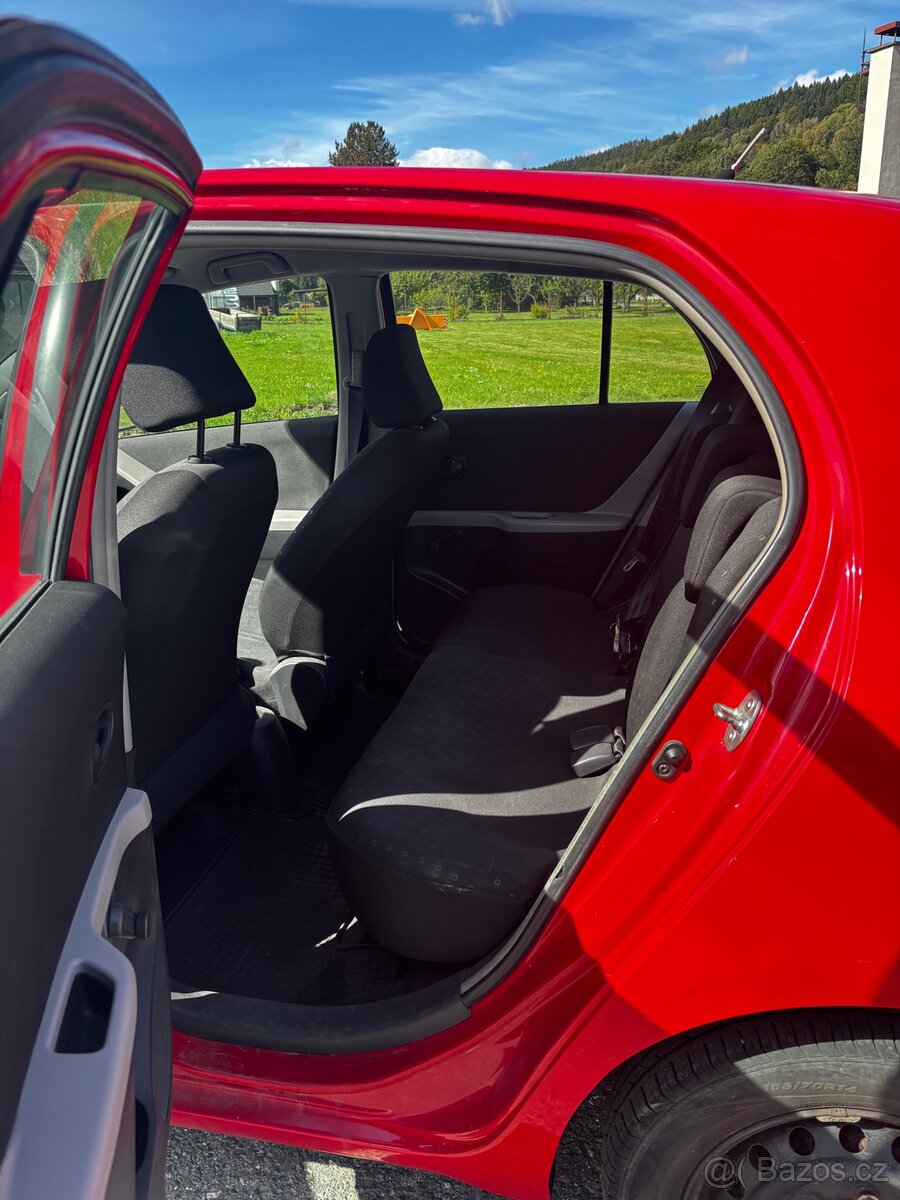 Toyota Yaris 1.0 - 13