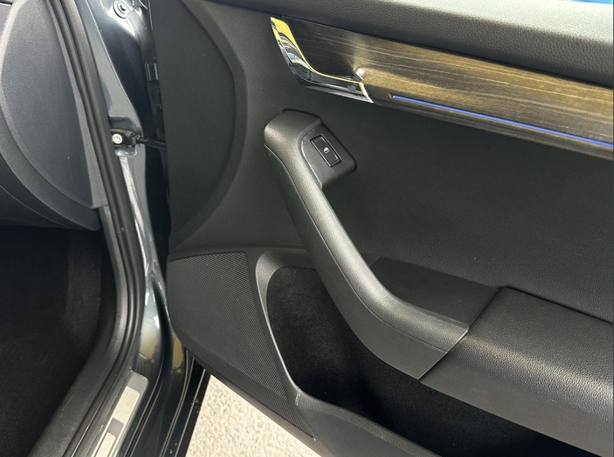 Škoda Octavia III SCOUT 2.0TDI/110kW 1.Maj. DSG r.v.2019-DPH - 13