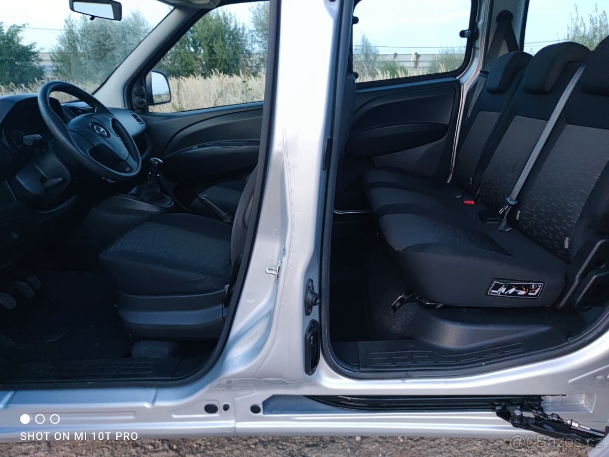 Fiat Doblo 2.0 JTD 6rychl 135PS KLIMATIZACE PDC MAXI MAX TOP - 13